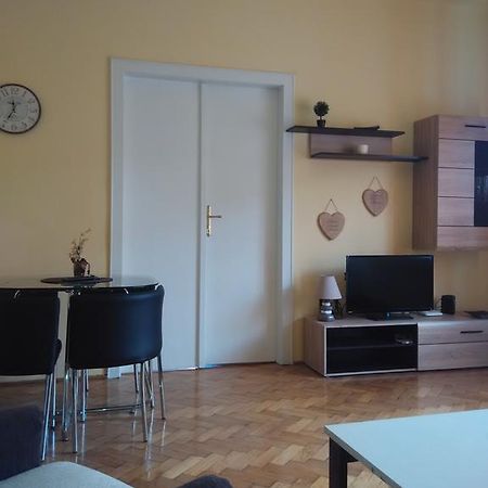 Anna Apartmanok Pécs Exterior foto