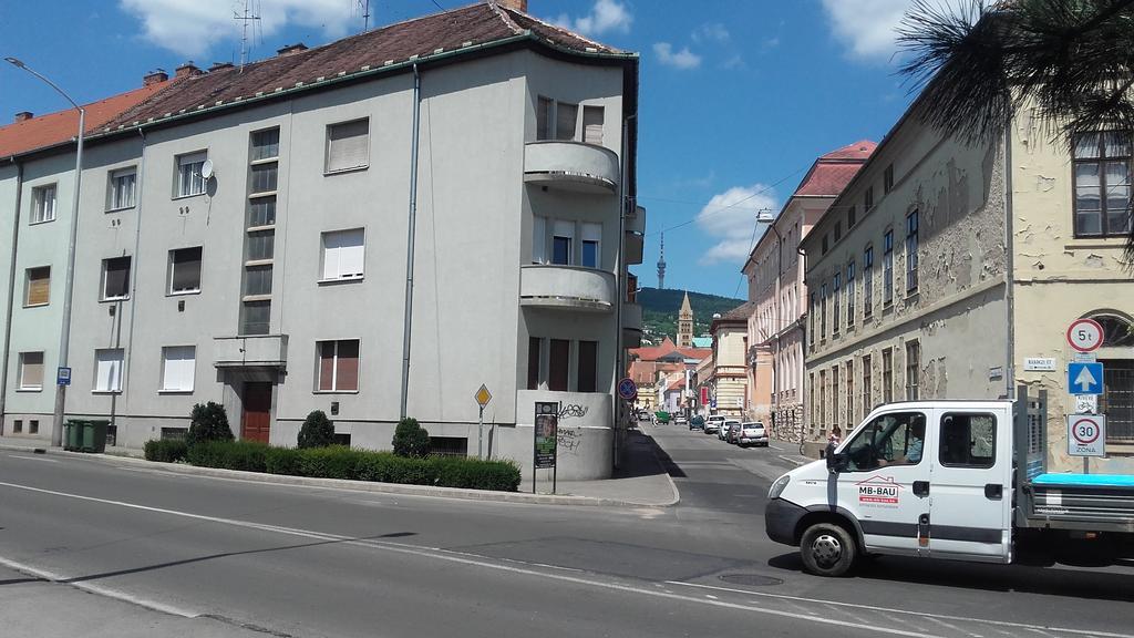 Anna Apartmanok Pécs Exterior foto